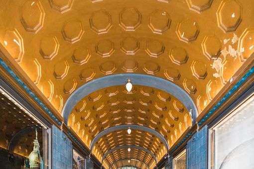 Hier geht's zum Alumni-Treffen: Der Eingangsbereich des Zeppelinhauses in der Nikolaistraße, wo sich seit 2019 das Institut für KMW befindet. (Foto: privat)