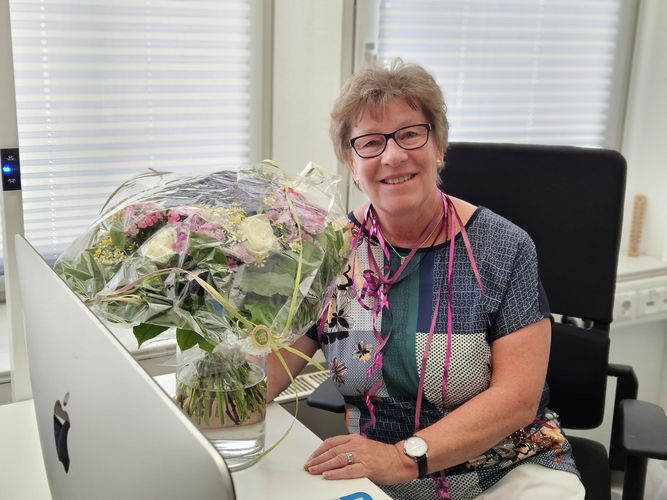 Jahrzehntelang der ruhende Pol des Lehrstuhls für Kommunikationswissenschaft: Simone Nixdorf (Foto: Sylvia Hellmuth). 