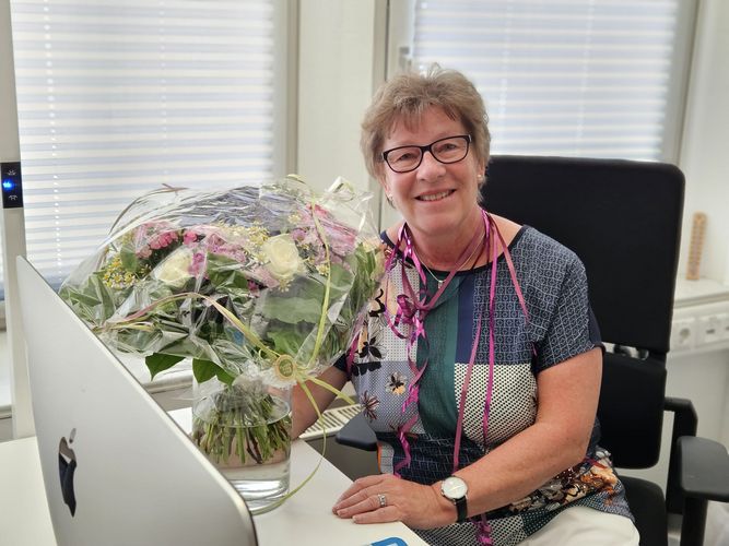 Jahrzehntelang der ruhende Pol des Lehrstuhls für Kommunikationswissenschaft: Simone Nixdorf (Foto: Sylvia Hellmuth). 