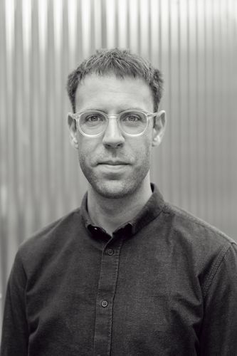 Sachwarz-Weiß-Porträt von Daniel Ellwanger