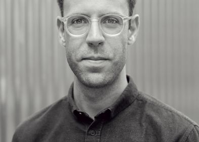 Daniel Ellwanger / Foto: privat Sachwarz-Weiß-Porträt von Daniel Ellwanger