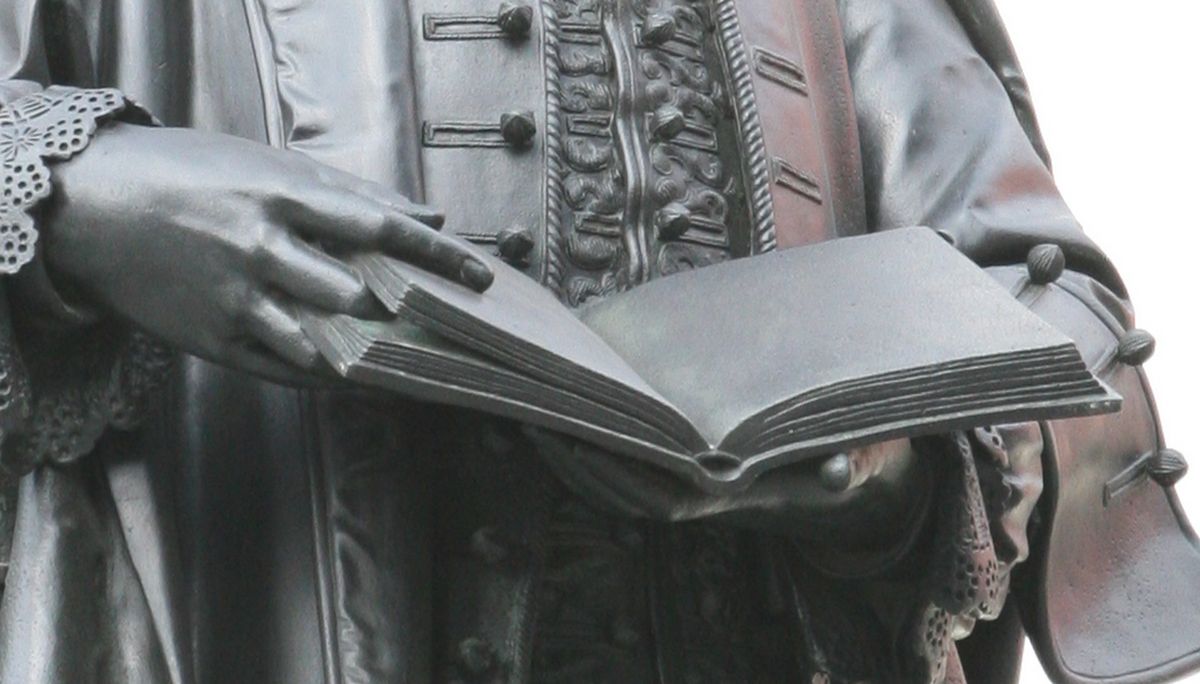 enlarge the image: Leibniz Monument in the Leibniz Forum. Photo: Randy Kühn, Leipzig University