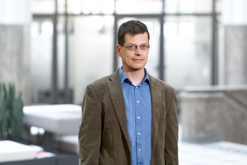 Zu sehen ist Prof. Dr. Stefan Rohdewald.