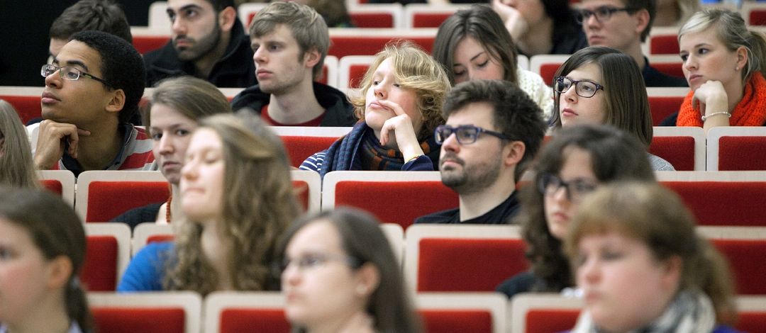 Studierende in einer Vorlesung, Foto: Swen Reichhold