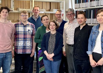 Kick-Off für molo.news (v.l.): Bartje Krüger, Alexander Ohlei, Leif Kramp, Prof. Dr. Wiebke Loosen, Andrea Grahl, Prof. Dr. Christian Pentzold, Prof. Dr. Andreas Hepp, Julius Reimer und Katharina Heitmann-Werner (Foto: Dr. Charlotte Knorr). Kick-Off für molo.news (v.l.): Bartje Krüger, Alexander Ohlei, Leif Kramp, Prof. Dr. Wiebke Loosen, Andrea Grahl, Prof. Dr. Christian Pentzold, Prof. Dr. Andreas Hepp, Julius Reimer und Katharina Heitmann-Werner (Foto: Dr. Charlotte Knorr).