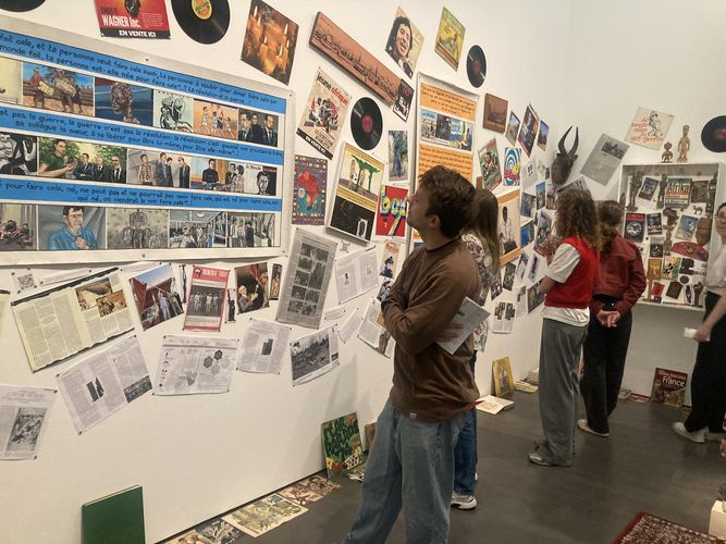 Students look at an art exhibition in Albertinum, Dresden. Photo: GESI