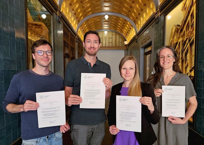 Lehrpreisträgerinnen und Lehrpreisträger (v.l.): Dr. Thomas Rakebrand, Daniel Bendahan Bitton, Prof. Dr. Cornelia Wolf und Antonia Mielke Möglich (Foto: Sylvia Hellmuth)