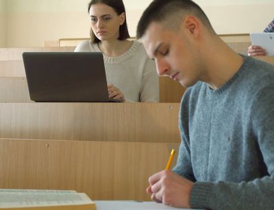 Students working in the seminar. Photo: Colourbox